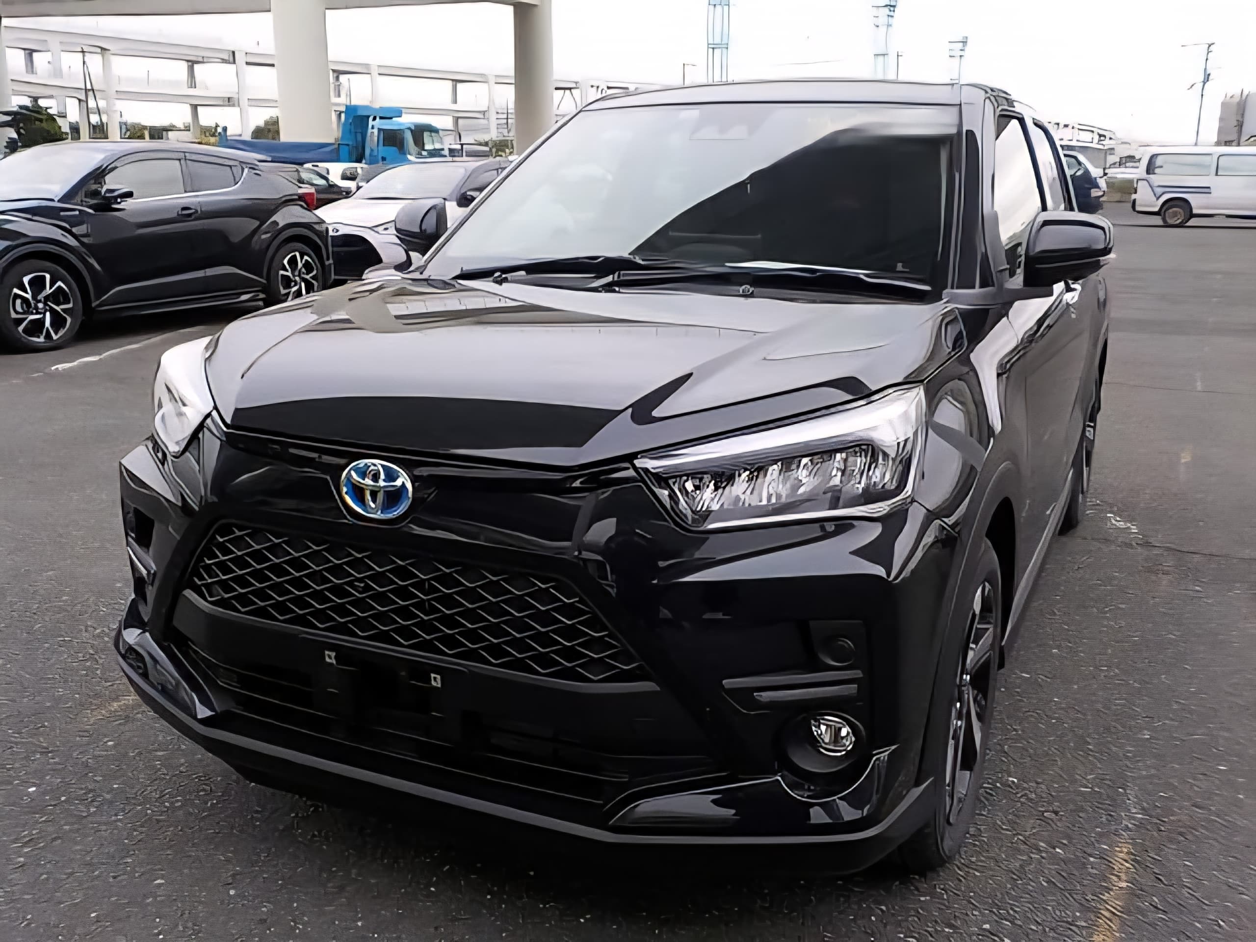 TOYOTA RAIZE - 2025