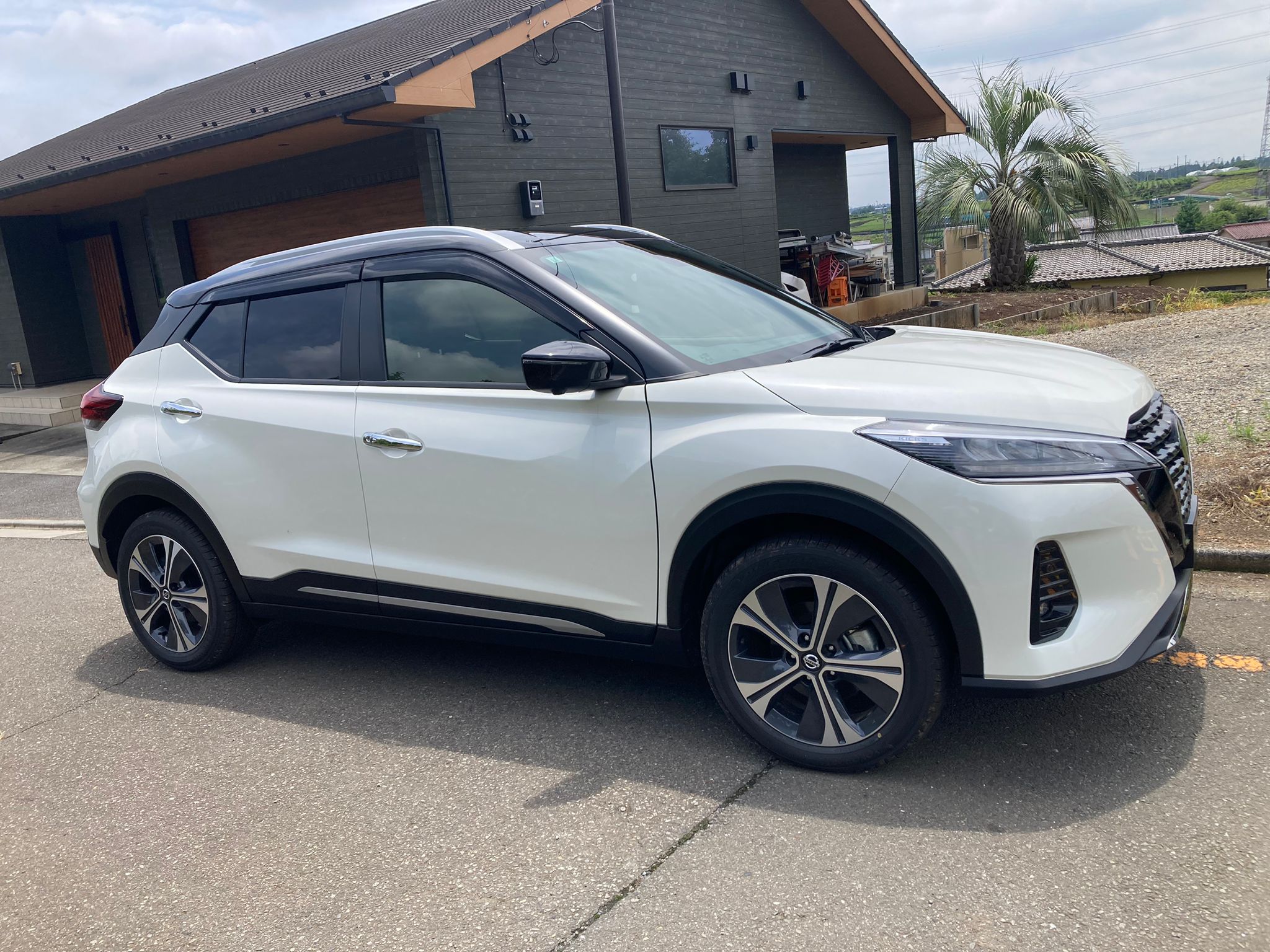 NISSAN KICKS - 2023